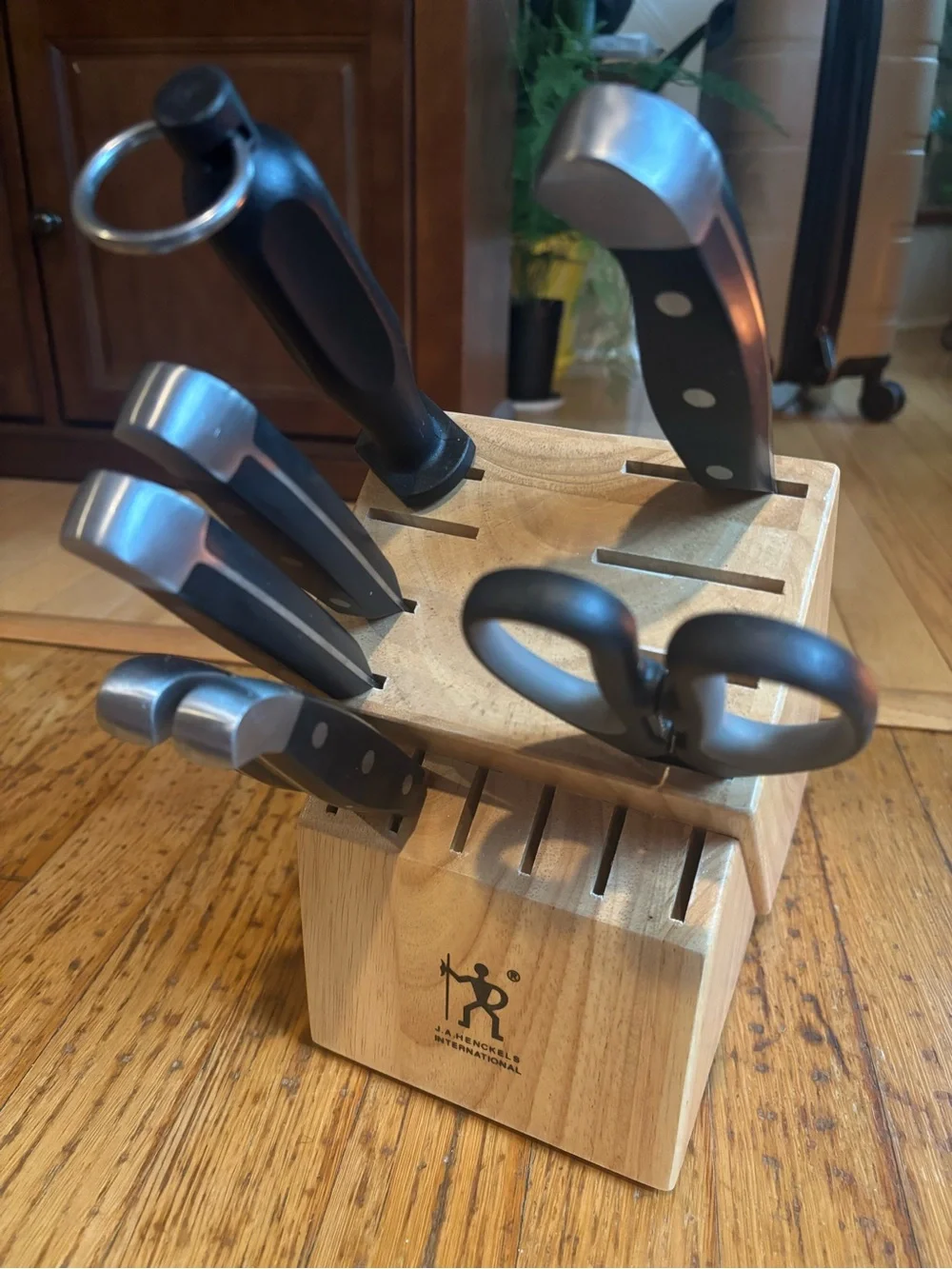 J.A. Henckel International 7-Piece Knife Set